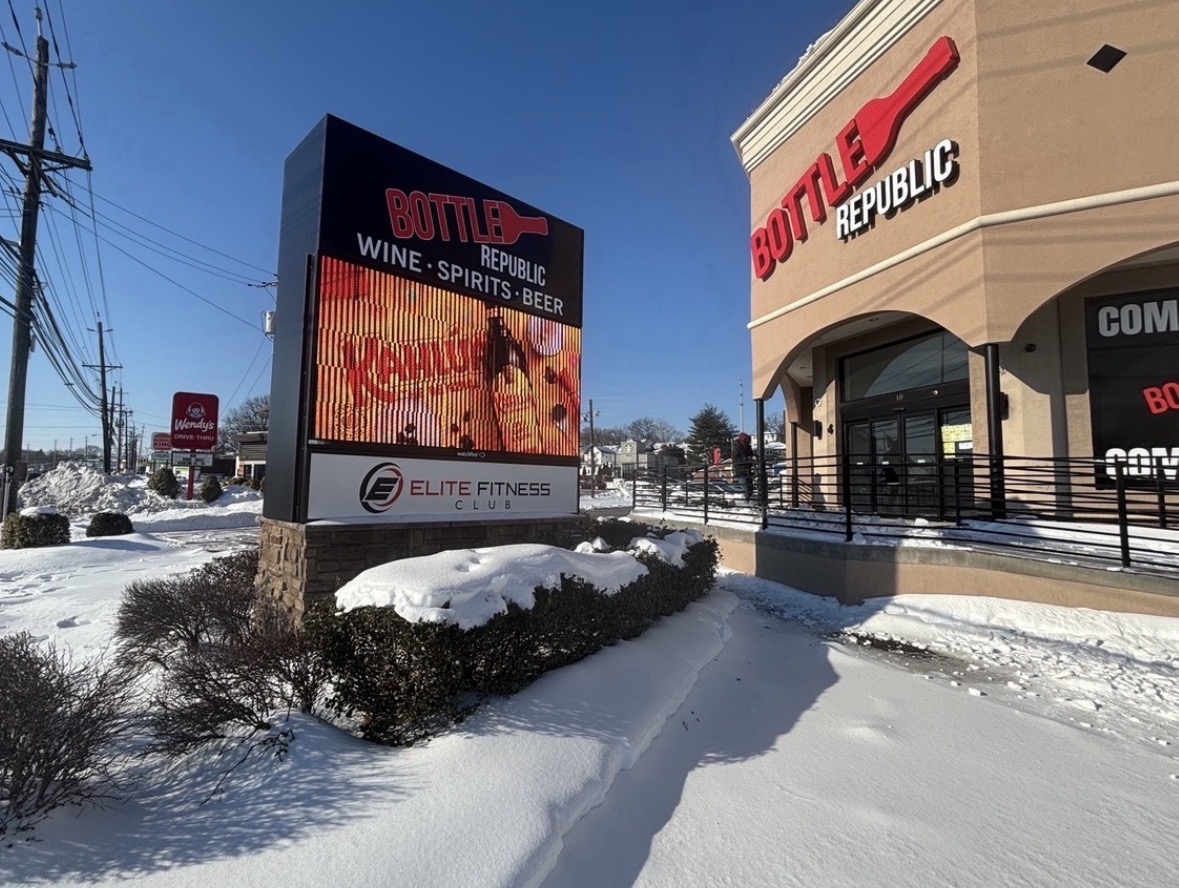 LED digital sign display - Bottle Republic digital signage